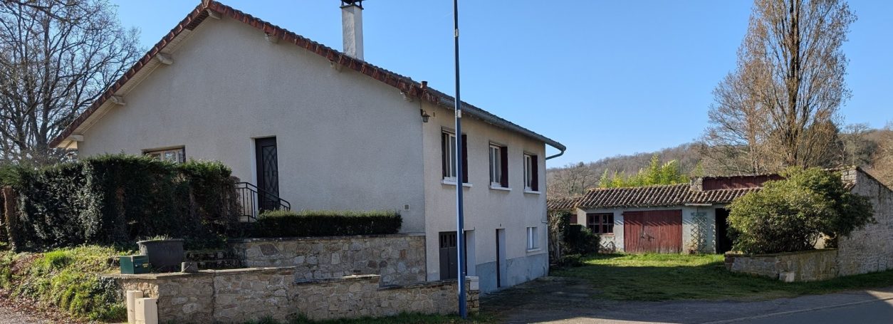 CHAMBORET MAISON SUR SOUS SOL COMPLET SUR 1000 M² TERRAIN CHMBORET MAISON SUR SOUS SOL COMPLET SUR 1000 M²